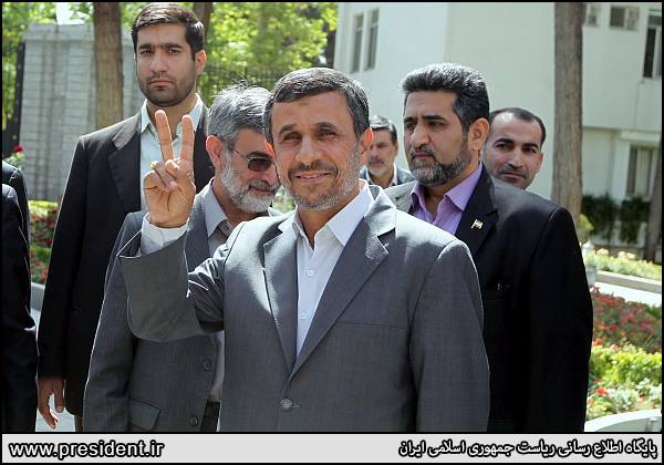 احمدی نژاد بعد از رد صلاحیت مشایی