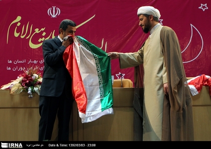 احمدی نژاد در جشنواره بهاری‌ها