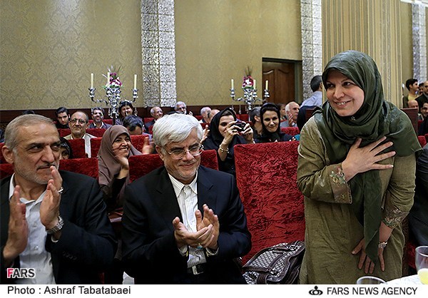 دیدار عارف با اعضای ستاد انتخاباتی