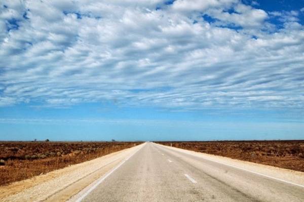 طولانی‌ترین بزرگراه مستقیم جهان در استرالیا