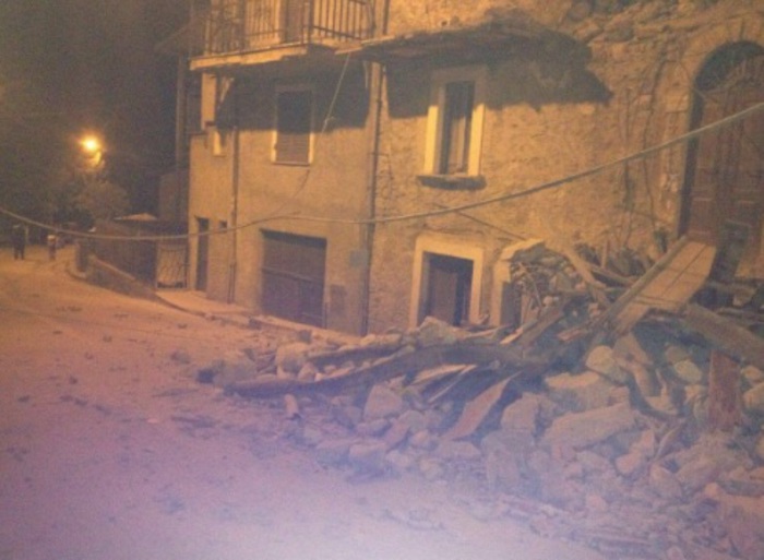 فوری / زلزله مرکز ایتالیا را لرزاند