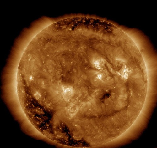 ناسا لبخند خورشید را ثبت کرد +تصاویر