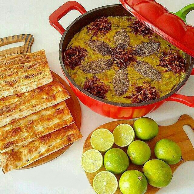 یک آش سبزی شیرازی اصیل درست کنید یک آش سبزی شیرازی اصیل درست کنید