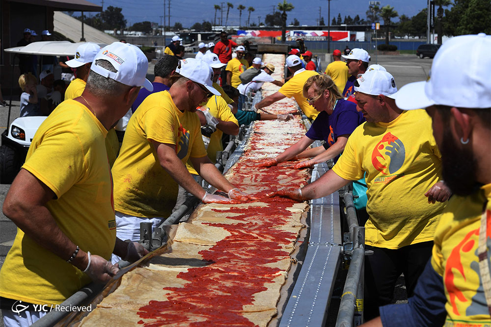 پخت طولانی ترین پیتزای جهان در کالیفرنیا