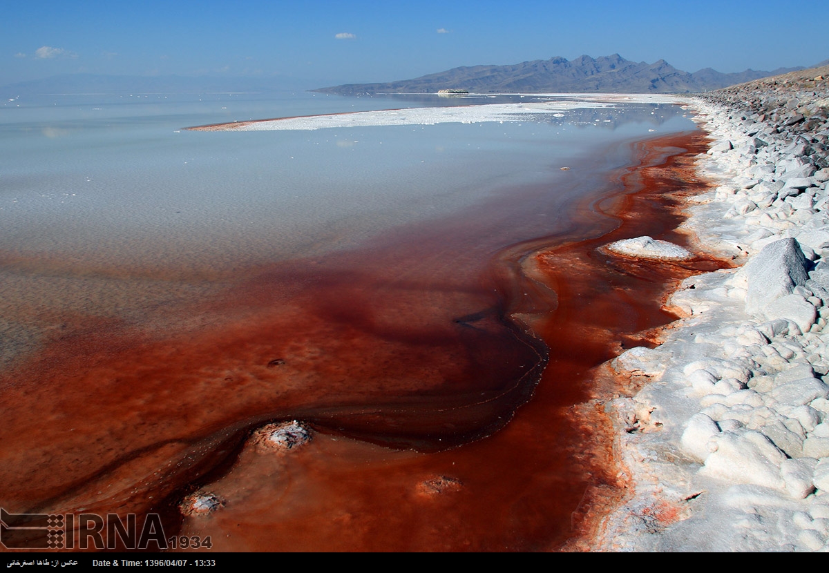 قرمزی سطح آب دریاچه ارومیه