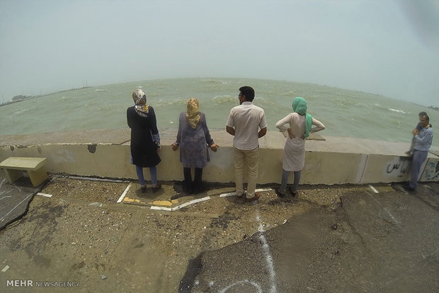 طوفان در خلیج فارس و دریای عمان
