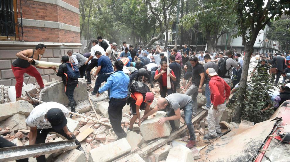 دست کم ۹۲ نفر در زلزله مکزیک کشته شدند