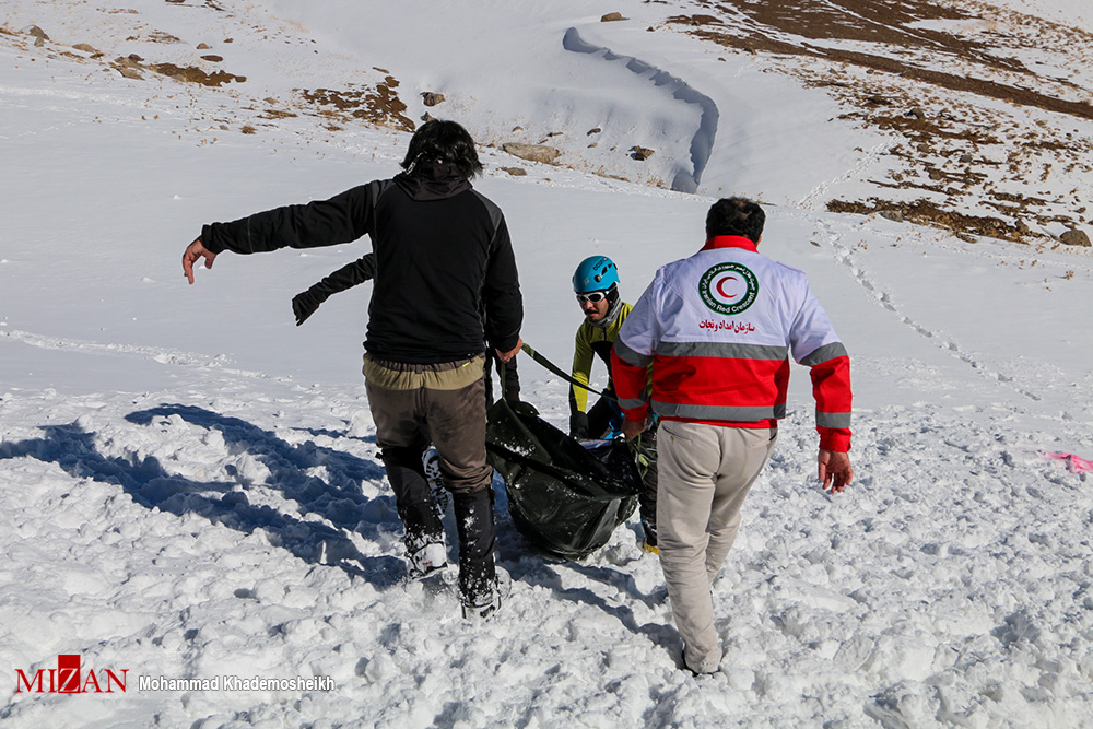 عملیات هلال احمر در جستجوی پیکر کوهنوردان