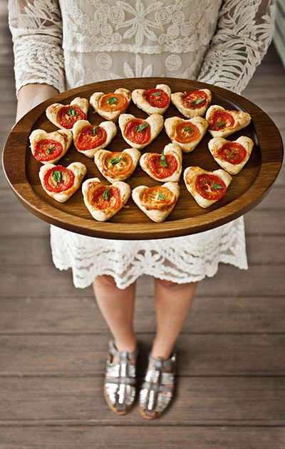 وقتی مهمانها از میز غذا چشم برنمیدارند! وقتی مهمانها از میز غذا چشم برنمیدارند!