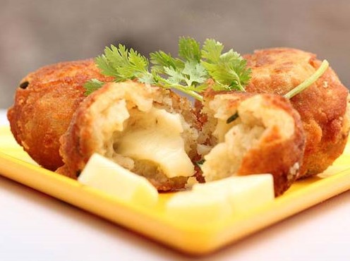 طرز تهیه توپک پنیری سوخاری با پنیر چدار طرز تهیه توپک پنیری سوخاری با پنیر چدار