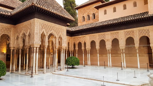 کاخ الحمرا شاهکار هنر پس از اسلام در اسپانیا
