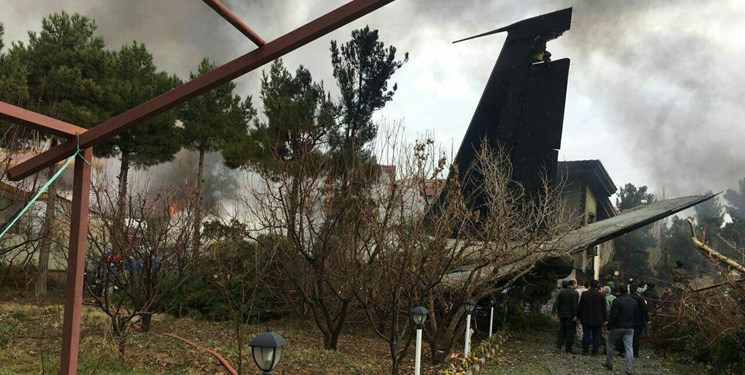 تصاویر سقوط مرگبار هواپیمای حامل گوشت در شهرک مسکونی