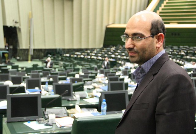 ابوترابی: اصلاح نظام اداری باید اولویت دو سال پایانی دولت باشد