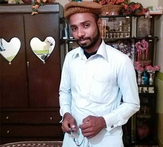 ماجرای رقابت پدر و پسر اهل سنت برای شهادت در راه دفاع از حرم + تصاویر ماجرای رقابت پدر و پسر اهل سنت برای شهادت در راه دفاع از حرم + تصاویر