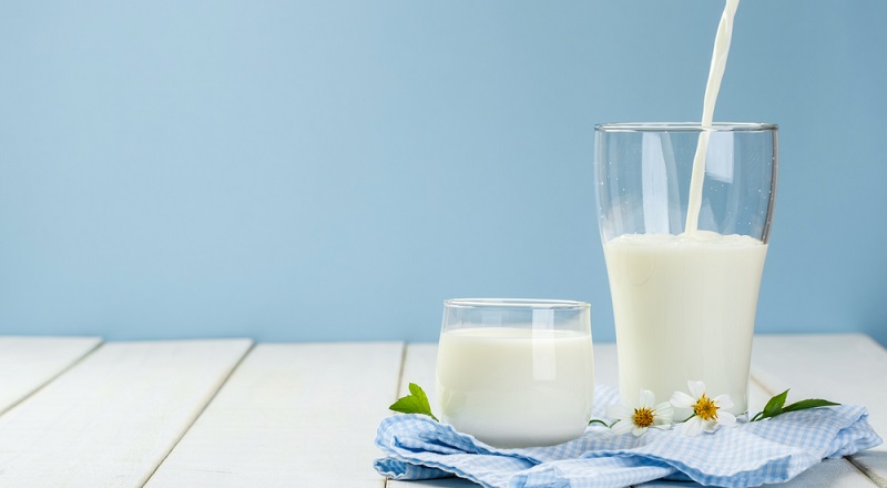 ۹ نشانه‌ای که می‌گویند باید مصرف شیر را کنار بگذارید