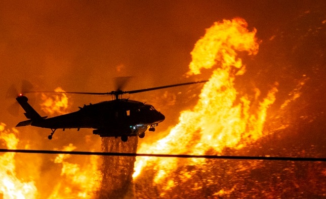 پیشروی آتش در جنگل‌های لس آنجلس؛ خانه‎های چند منطقه تخلیه شدند + فیلم