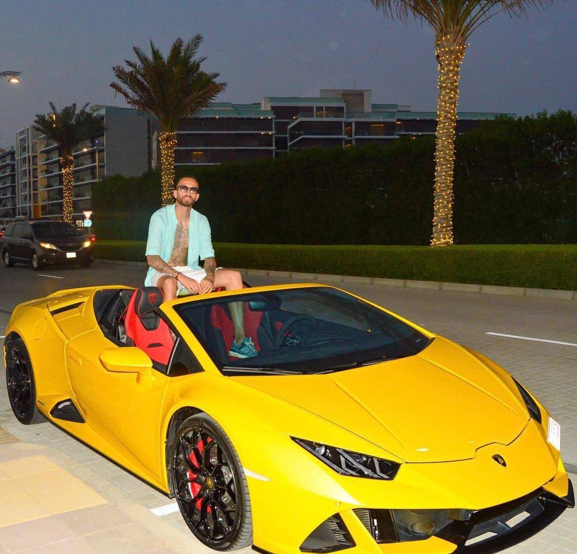 ماشین فوق لاکچری مهاجم برزیلی پرسپولیس با لامبورگینی ۱۵ میلیاردی+ عکس