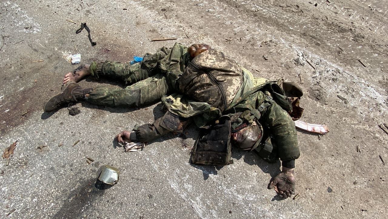 تصاویری جدید از تلفات وحشتناک اوکراینی ها در جنگ(16+) تصاویری جدید از تلفات وحشتناک اوکراینی ها در جنگ(16+)