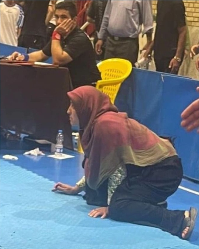 تصویری جالب از مادر نگران کشتیگیر مازندرانی تصویری جالب از مادر نگران کشتیگیر مازندرانی