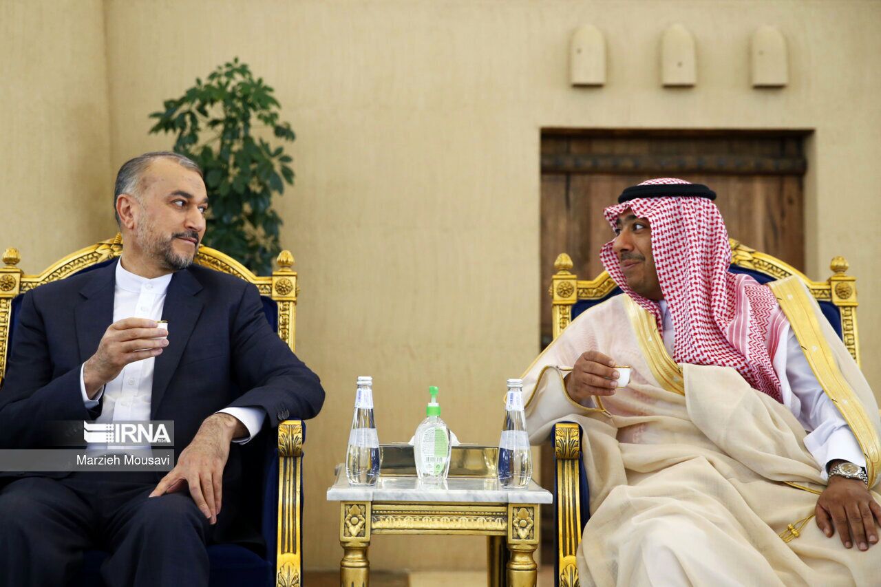 پذیرایی ساده مقامات سعودی از امیرعبداللهیان+ عکس