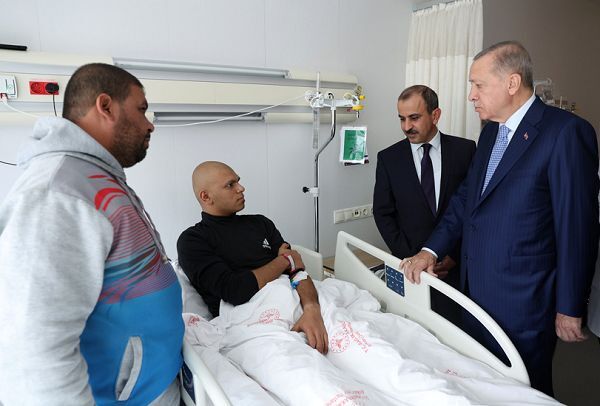 اردوغان به عیادت بیماران فلسطینی رفت اردوغان به عیادت بیماران فلسطینی رفت