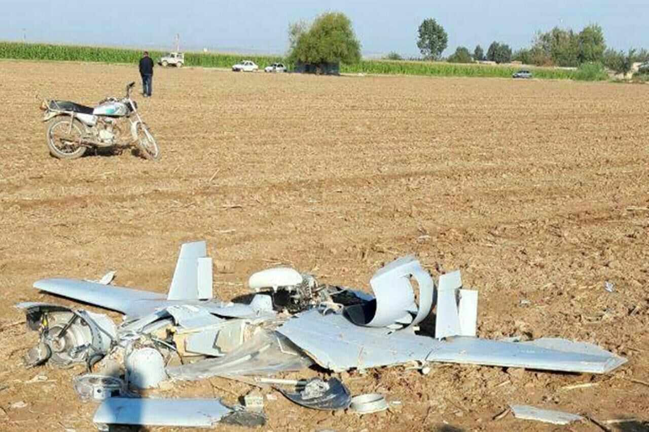 یک فروند پهپاد در پارس‌آباد مغان سقوط کرد+عکس