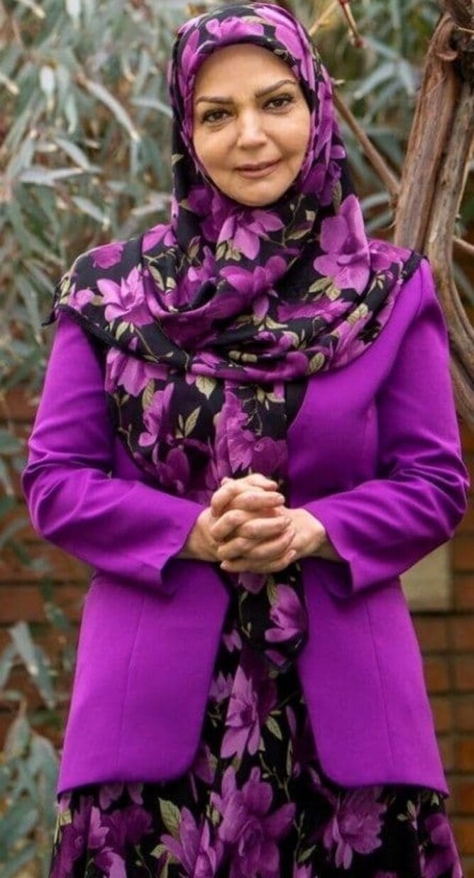 ست جذاب خانم مجریِ برنامه های نوستالژی +عکس