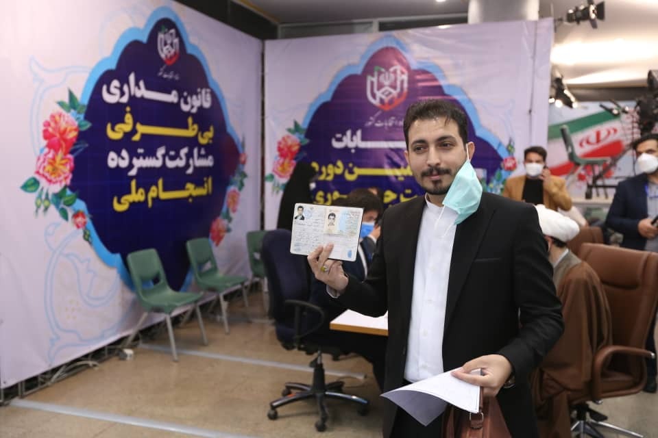 تعداد داوطلبان انتخابات ریاست جمهوری به ۳۰۴ نفر رسید/ تاج‌زاده مانند احمدی نژاد آمد+ حواشی و تصاویر