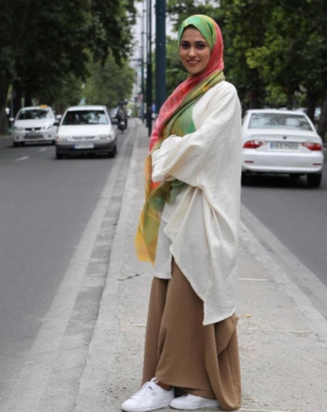 استایل بهاری آدرینا صادقی در خیابان‌های شهر +عکس