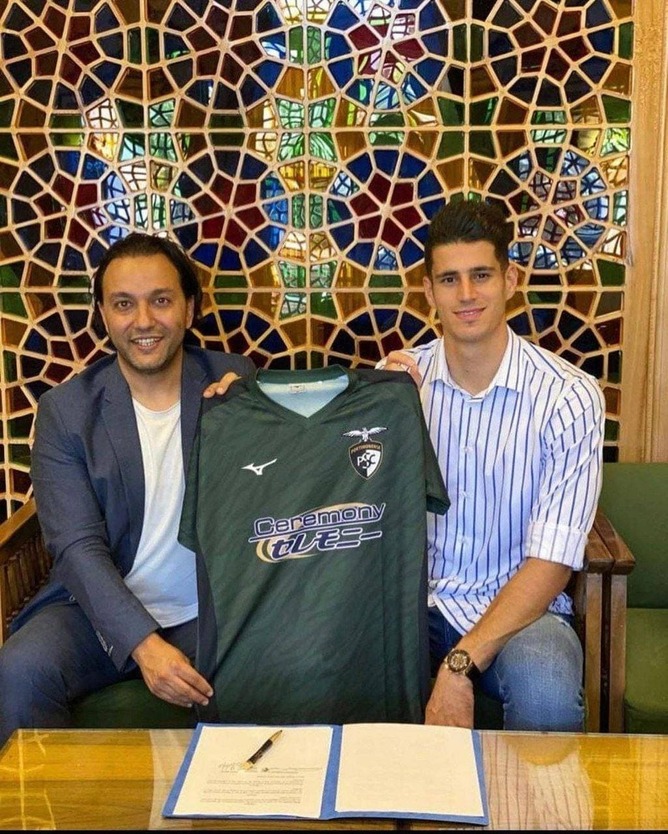 تصویر عقد قرارداد پیام نیازمند با پورتیموننزه پرتغال+عکس