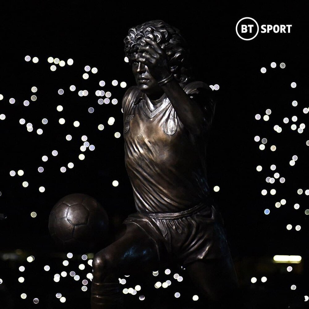 رونمایی از تندیس دون‌دیگو + عکس