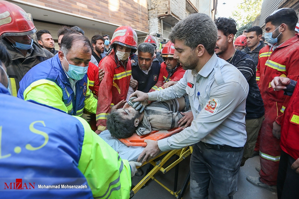 ریزش آوار ساختمان در حال بازسازی - قم