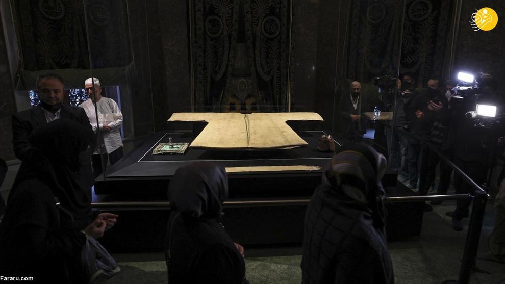 خرقه منتسب به پیامبر(ص) به نمایش گذاشته شد