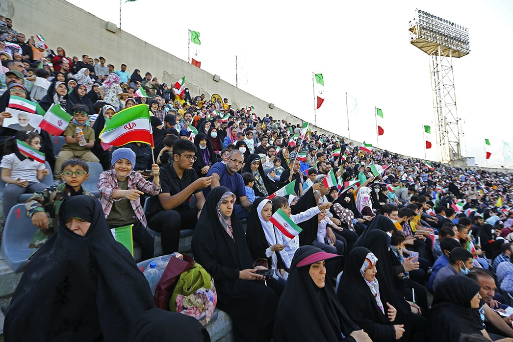 اجتماع ۱۰۰ هزار نفری «سلام فرمانده» در ورزشگاه آزادی تهران آغاز شد +عکس و فیلم