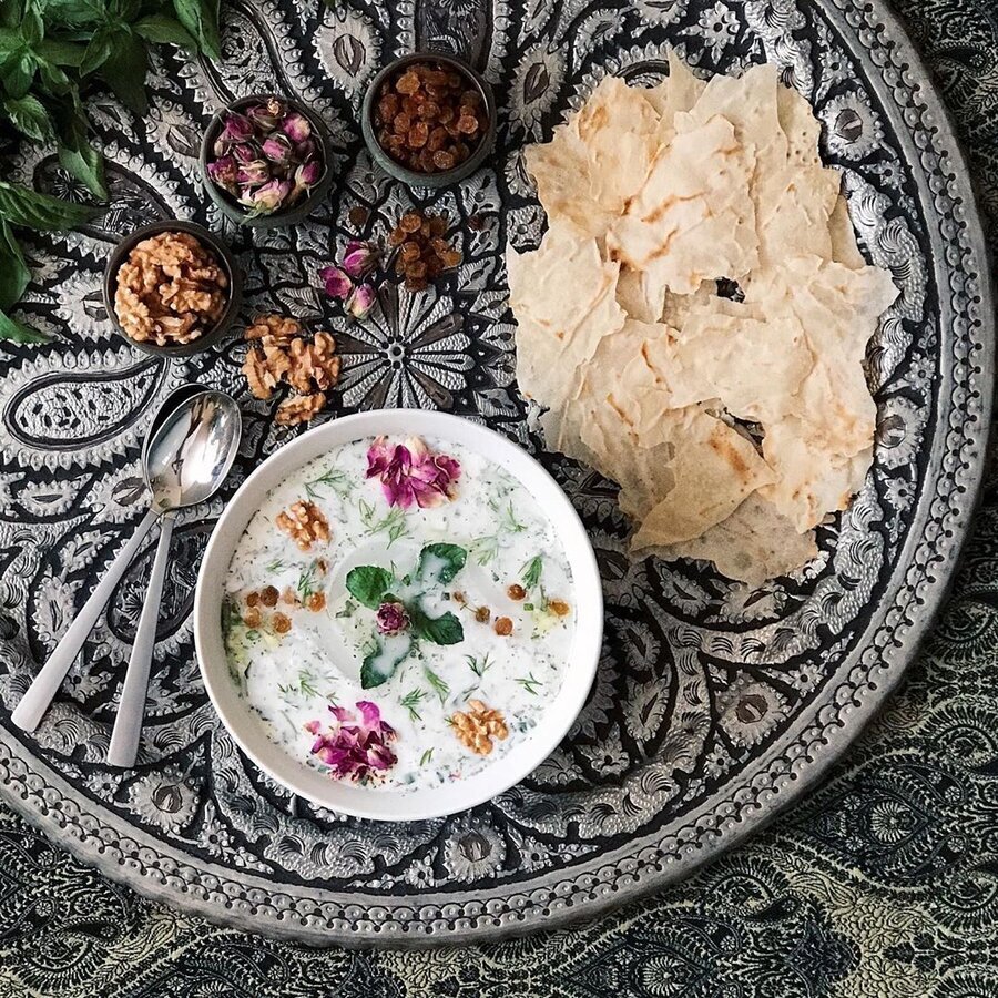 طرز تهیه آب دوغ خیار خوشمزه | راز آبکی نشدن آب دوغ خیار