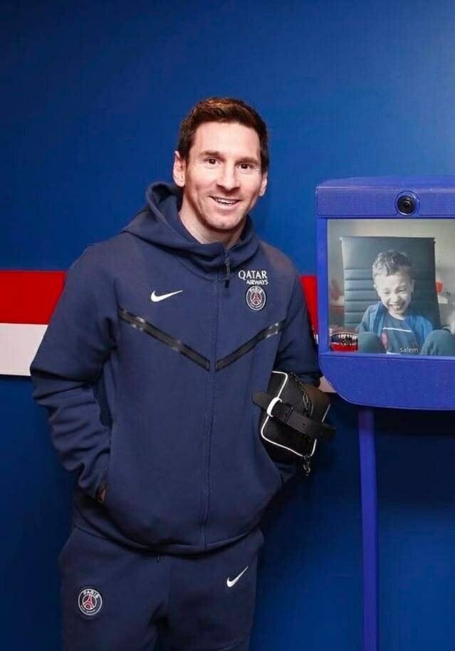 مسی ریش هایش را زد